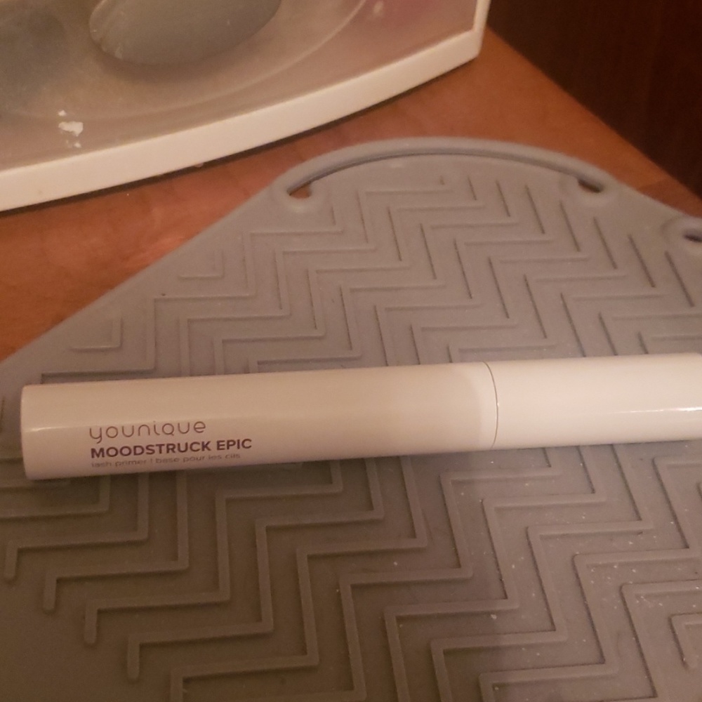 Younique moonstruck epic lash primer